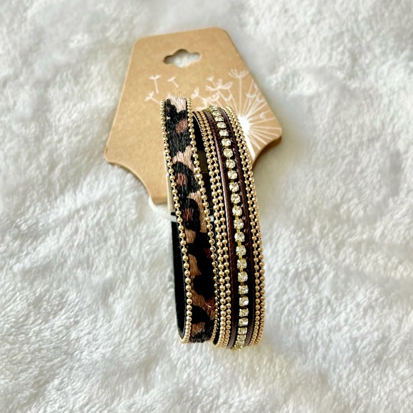NWT Multi Layer Leopard Print and Faux Leather Rhinestone bracelet - Picture 2 of 4